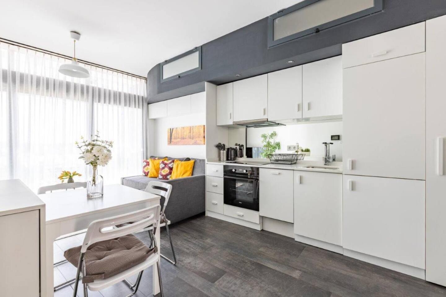 Airy W Stunning Views Private Patio #362 İstanbul