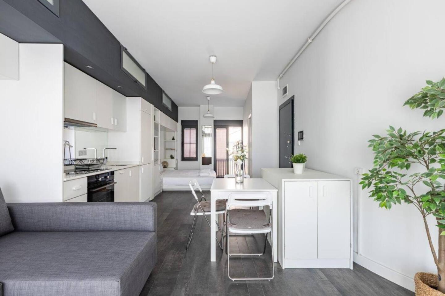 Airy W Stunning Views Private Patio #362 İstanbul